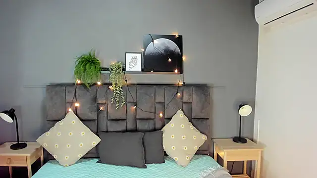 LilithSmith  online show from November 15, 11:36 am