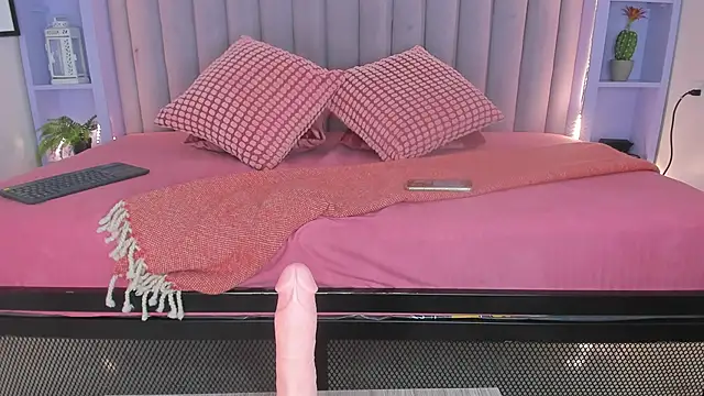 LilithSmith  online show from November 8, 11:47 am