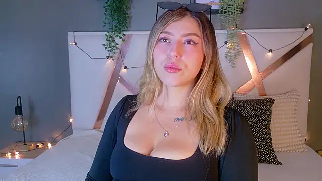 LilithSmith  online show from January 17, 11:36 am