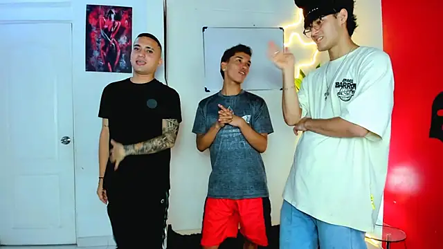 oversizedxguys online show from April 10, 3:13 am