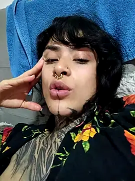 taaylor33 online show from November 20, 6:03 am