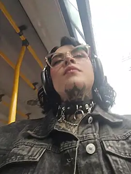 taaylor33 online show from February 28, 8:41 pm