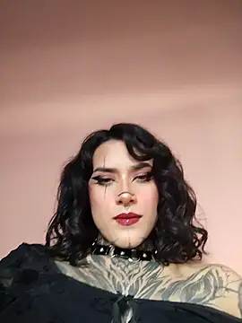 taaylor33 online show from December 19, 10:01 pm