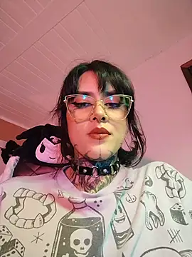 taaylor33 online show from March 26, 12:20 am