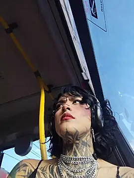 taaylor33 online show from April 8, 9:49 pm