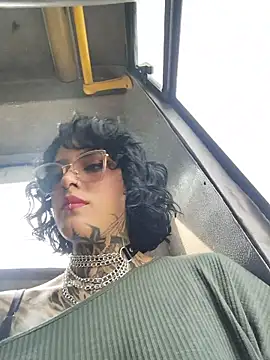 taaylor33 online show from February 10, 7:35 pm