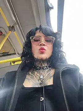 taaylor33 online show from May 12, 9:10 pm