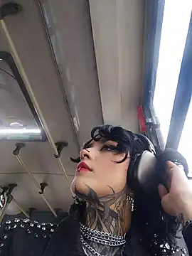 taaylor33 online show from April 11, 9:18 pm