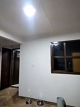 taaylor33 online show from December 17, 1:43 am