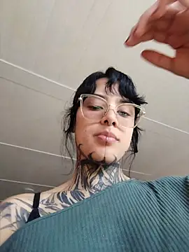 taaylor33 online show from May 14, 6:49 pm