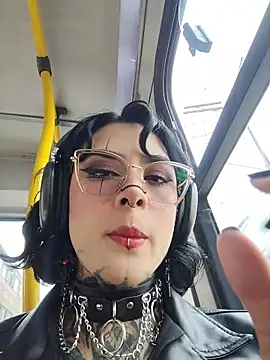 taaylor33 online show from February 26, 8:53 pm