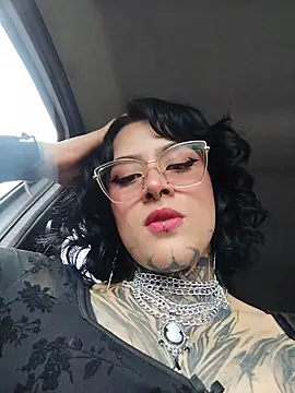 taaylor33 online show from February 21, 5:15 pm