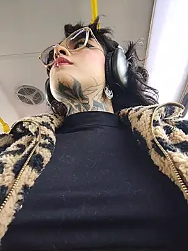 taaylor33 online show from January 6, 8:13 pm