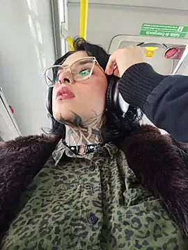 taaylor33 online show from February 17, 7:44 pm