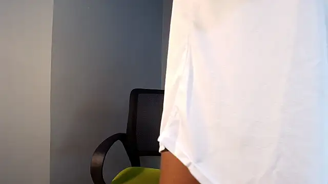 Ethan Fox11 online show from February 19, 2:11 pm