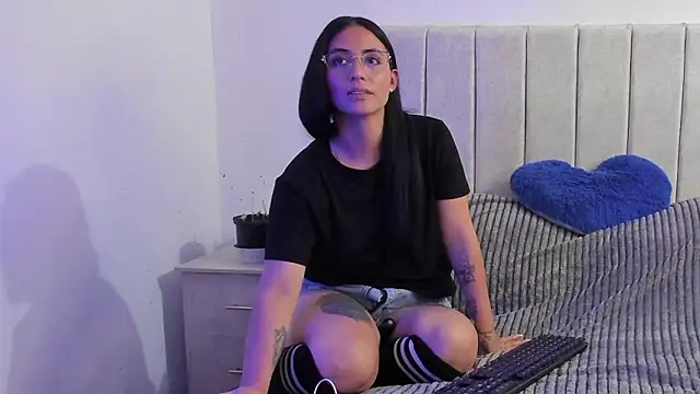 anny roberts online show from February 6, 11:12 pm