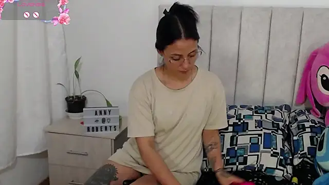 anny roberts online show from October 18, 11:12 am