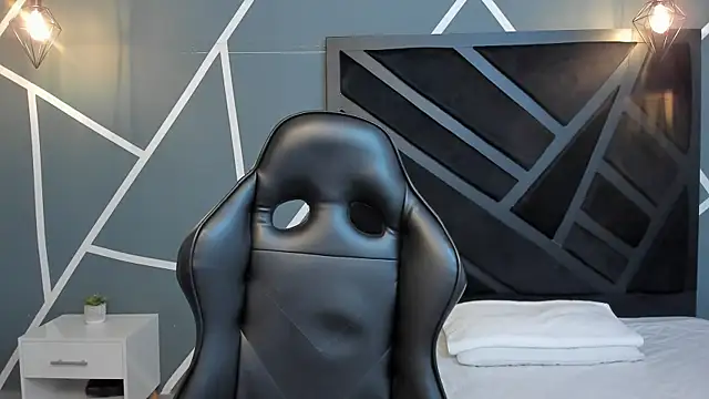 Johan Williams 07 online show from December 7, 2:58 am