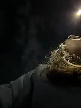 sara  lynn online show from December 4, 11:48 pm