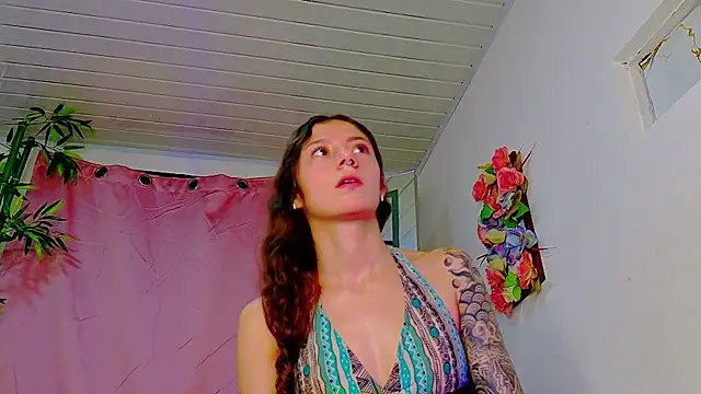 scarlet-jonesx online show from May 13, 12:28 am