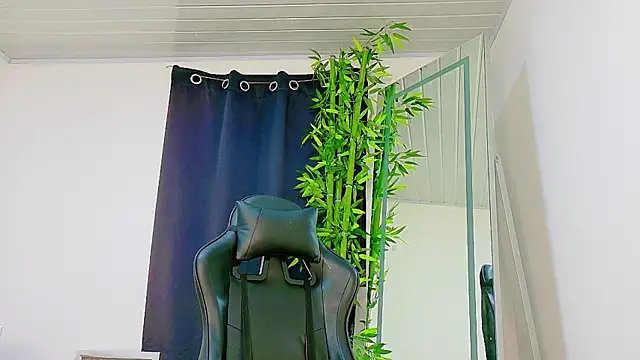 scarlet-jonesx online show from December 2, 11:28 pm