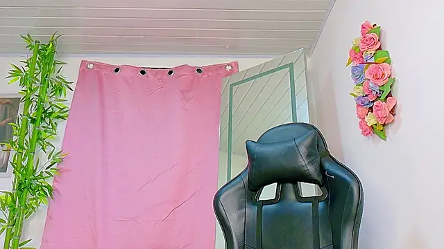 scarlet-jonesx online show from February 22, 11:50 pm