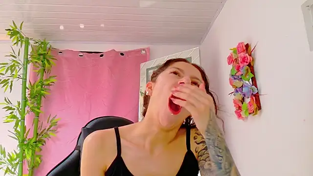 scarlet-jonesx online show from March 22, 3:46 pm