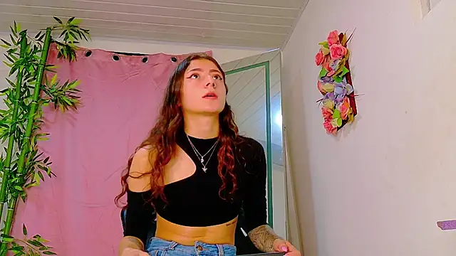 scarlet-jonesx online show from May 22, 12:52 am