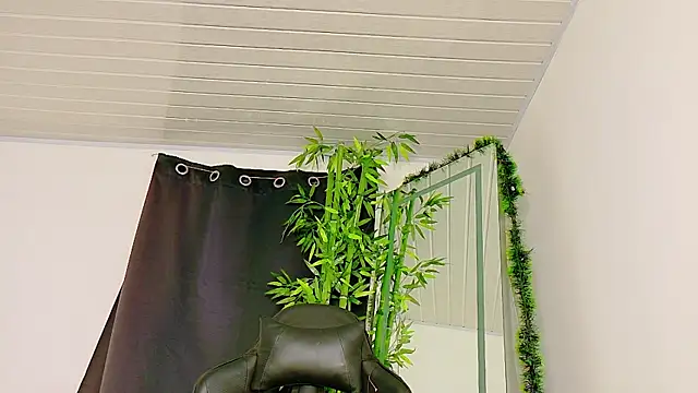 scarlet-jonesx online show from December 13, 11:44 pm