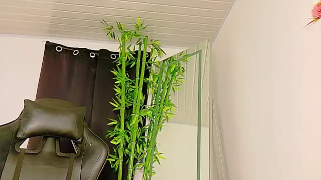 scarlet-jonesx online show from November 29, 10:32 pm