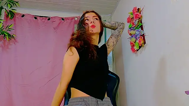 scarlet-jonesx online show from April 30, 5:47 am