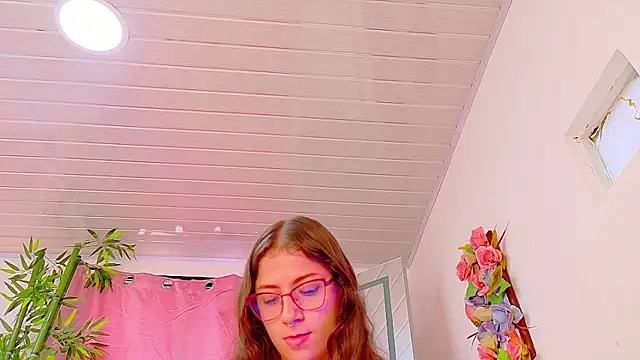 scarlet-jonesx online show from May 27, 7:54 pm