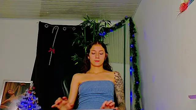 scarlet-jonesx online show from January 10, 11:22 pm