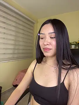 Snapshot of Starliee__ chatting on June 19, 1:00 am Starliee online show from June 19, 1:00 am