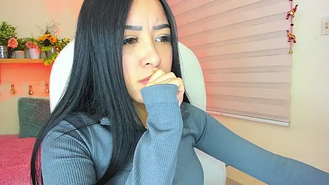 Snapshot of Starliee__ chatting on February 1, 2:37 am Starliee online show from February 1, 2:37 am