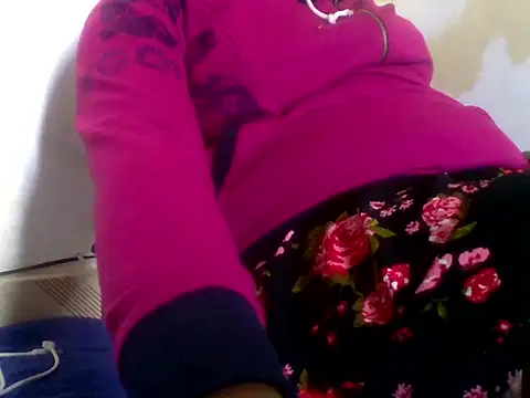 Snapshot of Hot-zeenah chatting on October 5, 6:59 am Hot-zeenah online show from October 5, 6:59 am