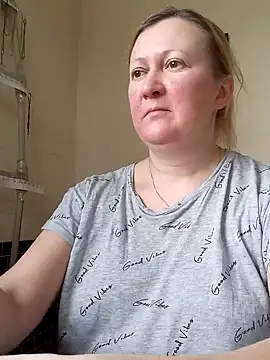 Snapshot of blondyaguar chatting on February 14, 7:59 am blondyaguar online show from February 14, 7:59 am