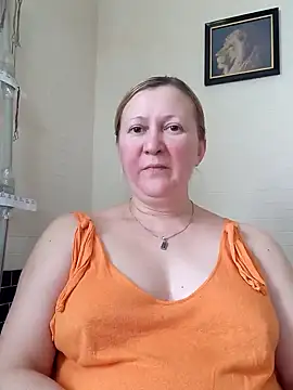 Snapshot of blondyaguar chatting on December 21, 11:44 am blondyaguar online show from December 21, 11:44 am