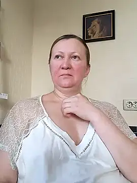 Snapshot of blondyaguar chatting on February 21, 7:56 am blondyaguar online show from February 21, 7:56 am