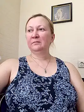 Snapshot of blondyaguar chatting on December 6, 1:06 pm blondyaguar online show from December 6, 1:06 pm