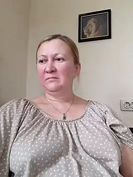 Snapshot of blondyaguar chatting on December 3, 10:12 am blondyaguar online show from December 3, 10:12 am