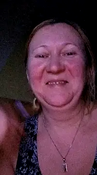 Snapshot of blondyaguar chatting on December 5, 4:39 pm blondyaguar online show from December 5, 4:39 pm