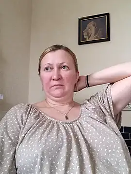 Snapshot of blondyaguar chatting on December 16, 11:44 am blondyaguar online show from December 16, 11:44 am