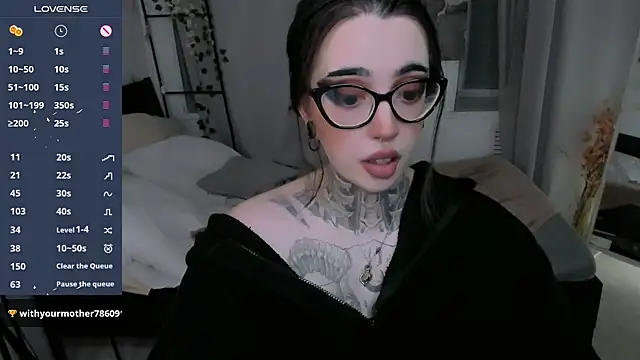 Snapshot of Dixi_Pixi_ chatting on June 5, 6:52 am Dixi Pixi online show from June 5, 6:52 am