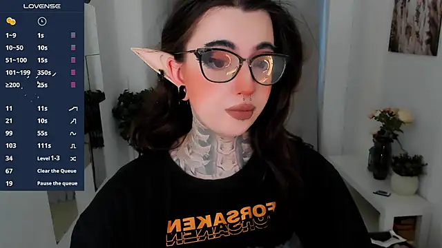 Snapshot of Dixi_Pixi_ chatting on October 12, 5:42 am Dixi Pixi online show from October 12, 5:42 am
