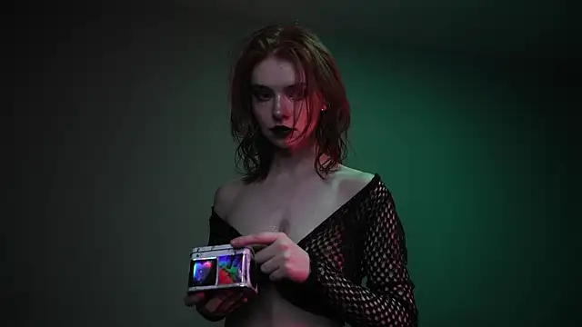 ginger hugs online show from April 23, 10:11 pm