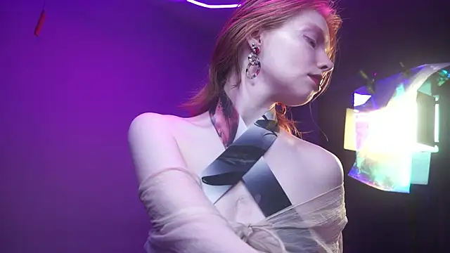 ginger hugs online show from November 29, 10:10 pm