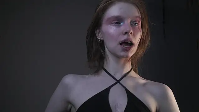 ginger hugs online show from February 5, 10:05 pm