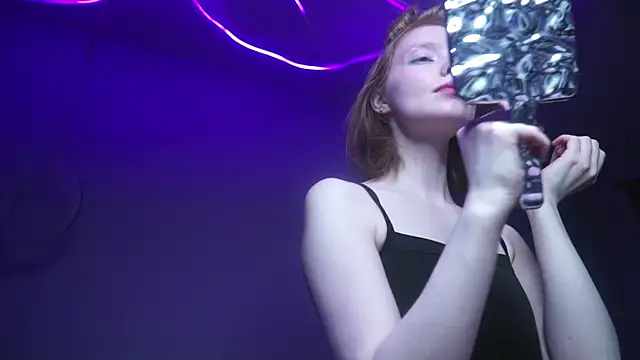 Snapshot of ginger_hugs chatting on September 27, 10:05 pm ginger hugs online show from September 27, 10:05 pm