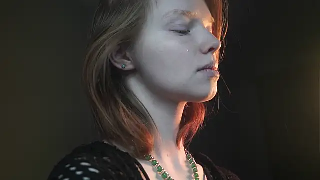 ginger hugs online show from November 25, 10:10 pm